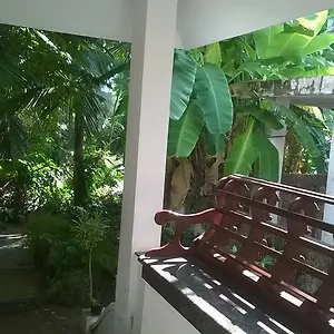  Homestay Coconut Grove India